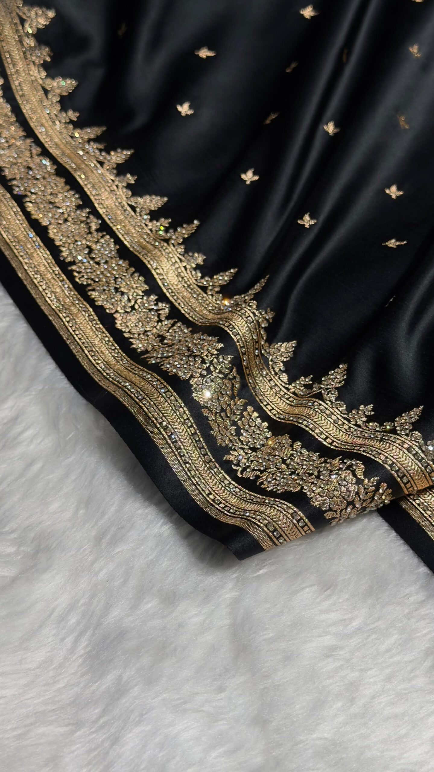 Black Saree: A Perfect Blend of Elegance, Style, and Modern Glamour - Image 4